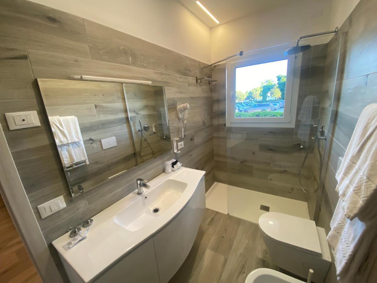 Bungalow Marina Caorle Bagian luar foto
